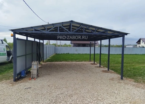 ustanovka-dvuskatnogo-navesa-iz-profnastila-v-balashixe