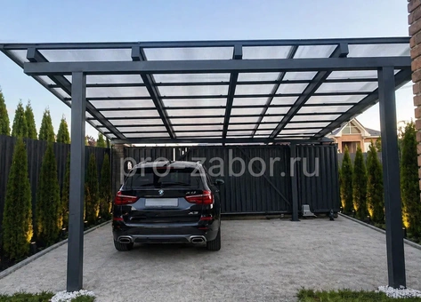 avtomobilnyij-odnoskatnyij-naves-s-prozrachnoj-kryishej